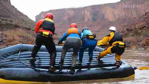 漂流翻船怎么自救