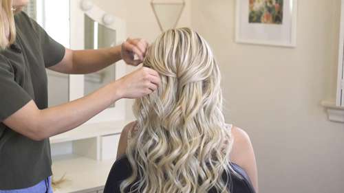 美发服务：假发片造型