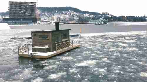 奥斯陆峡湾漂浮桑拿房