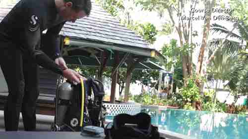 如何组装潜水装备