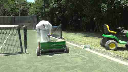 网球场的维护与保养 03 月度保养