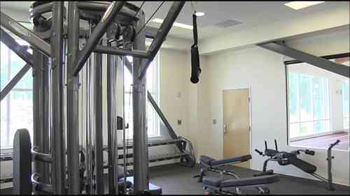 力量型健身器材