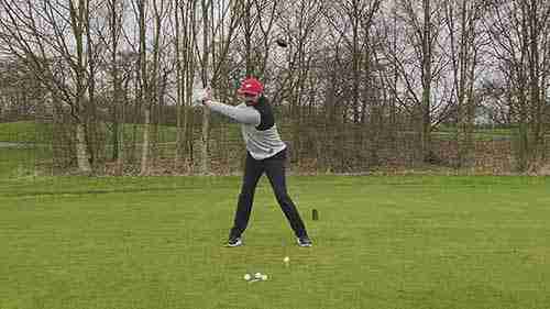 木杆与铁杆挥杆方式的区别