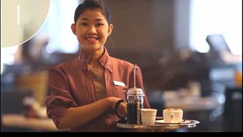 服务员上咖啡的礼仪规范