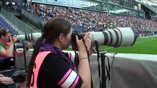 如何拍摄新闻照片