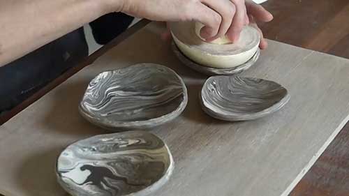 绞胎后印坯成型