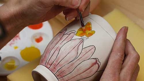 釉下彩绘：蝴蝶