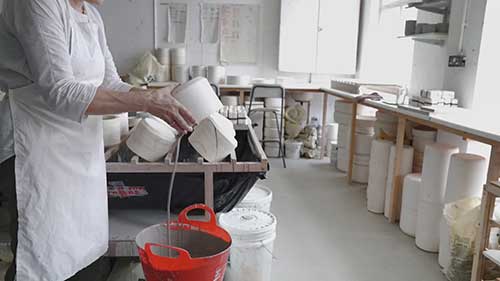 用注浆成型法制作杯子