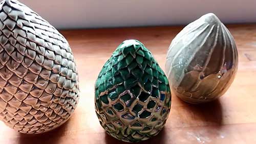 制作龙鳞造型的陶瓷