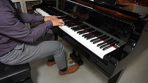 如何使用延音踏板