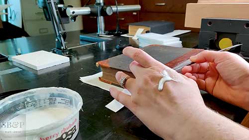 古书保护与修复 10 粘合皮革