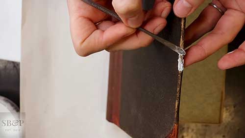 古书保护与修复 12 修复封面边缘