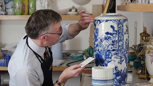 青花瓷器修复 04 填充缝隙