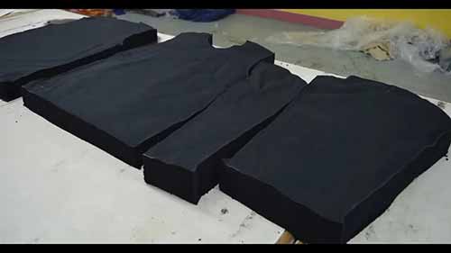 使用裁布机裁剪布料