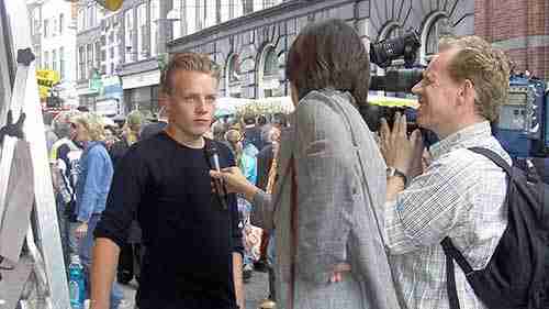 如何宣传时装秀