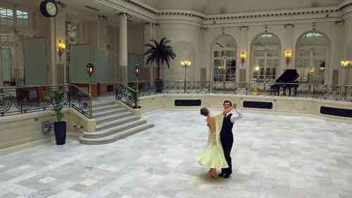 如何跳出完美的快步舞