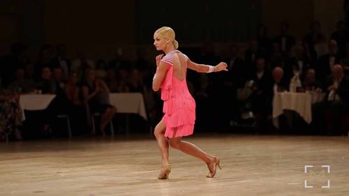 桑巴舞表演——《雀鸟》