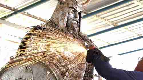 制作维京战士金属雕塑