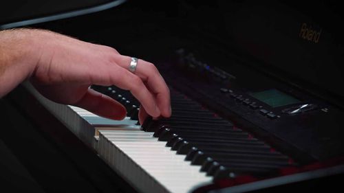 钢琴手指速度练习