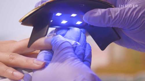 凝胶美甲与亚克力美甲