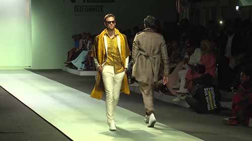 男模特走秀技巧