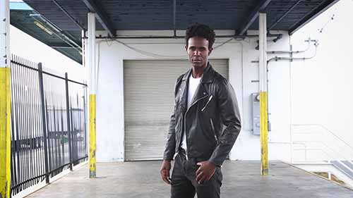 四种风格的男士T台走秀