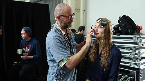 4分钟重现T台妆容