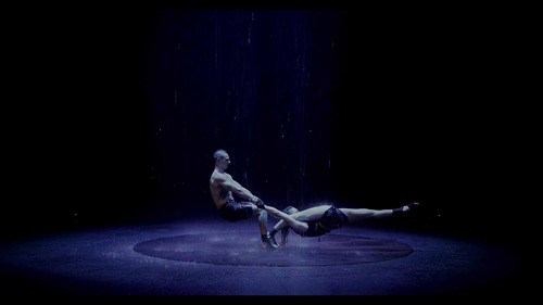 现代舞表演——《柔板》