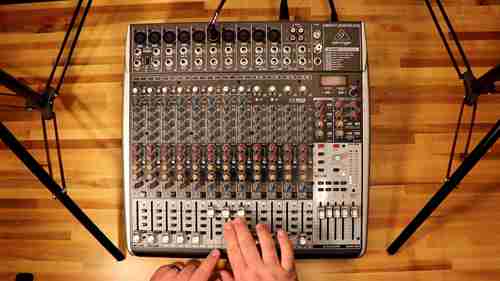 如何使用模拟混音器