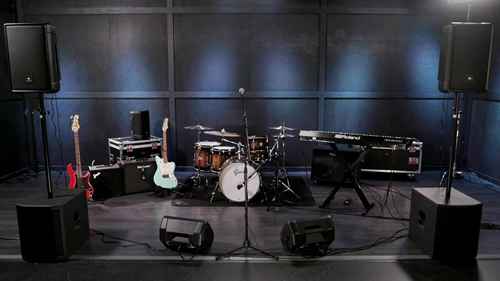 如何为乐队建立扩音系统