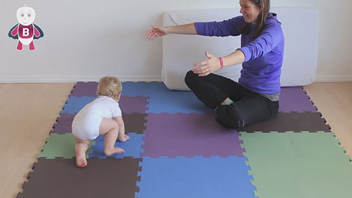 如何教婴儿走路