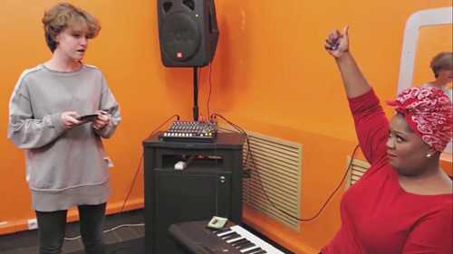 超美女低音的声乐练习课