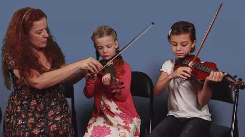 如何演奏小提琴