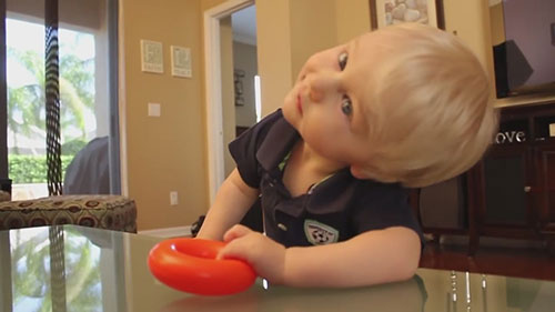 早期干预对视力障碍婴儿的意义