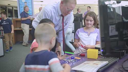 布法罗小学的STEAM实验室