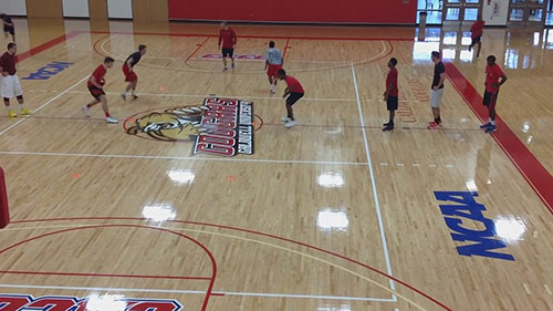 篮球比赛赛前训练