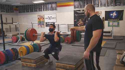 橄榄球运动员的爆发力训练