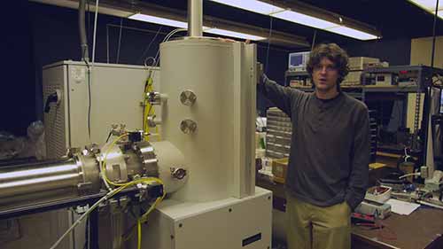 参观物理实验室