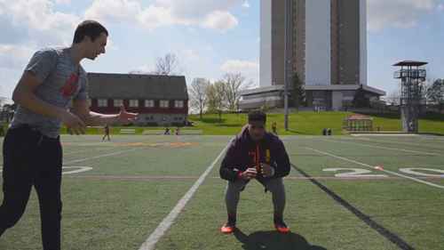 专业橄榄球运动员如何训练敏捷度