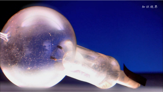 托马斯·爱迪生与电灯